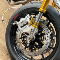 Gold fork & Brembo brake upgrade